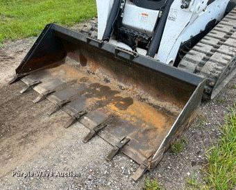 image for item II9033 2015 Bobcat T870  tracked skid steer loader
