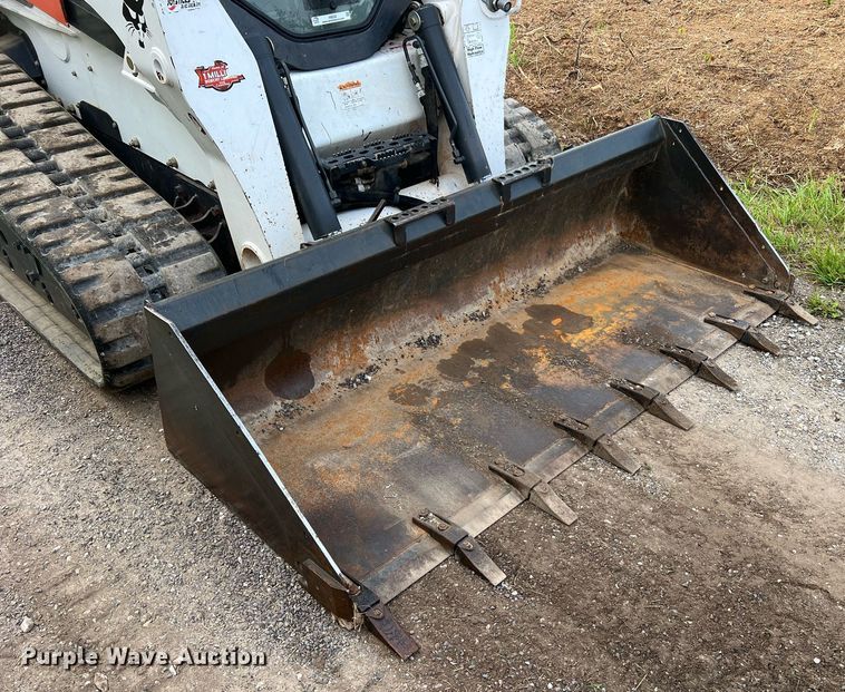 image for item II9033 2015 Bobcat T870  tracked skid steer loader