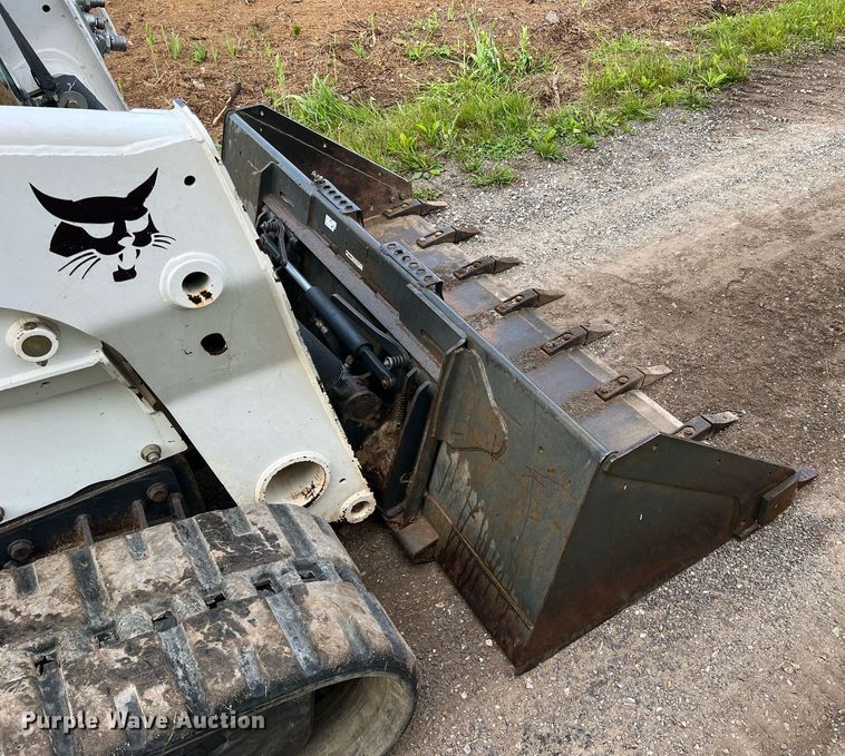 image for item II9033 2015 Bobcat T870  tracked skid steer loader