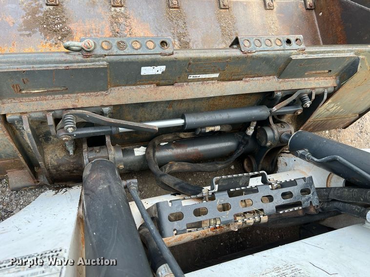 image for item II9033 2015 Bobcat T870  tracked skid steer loader