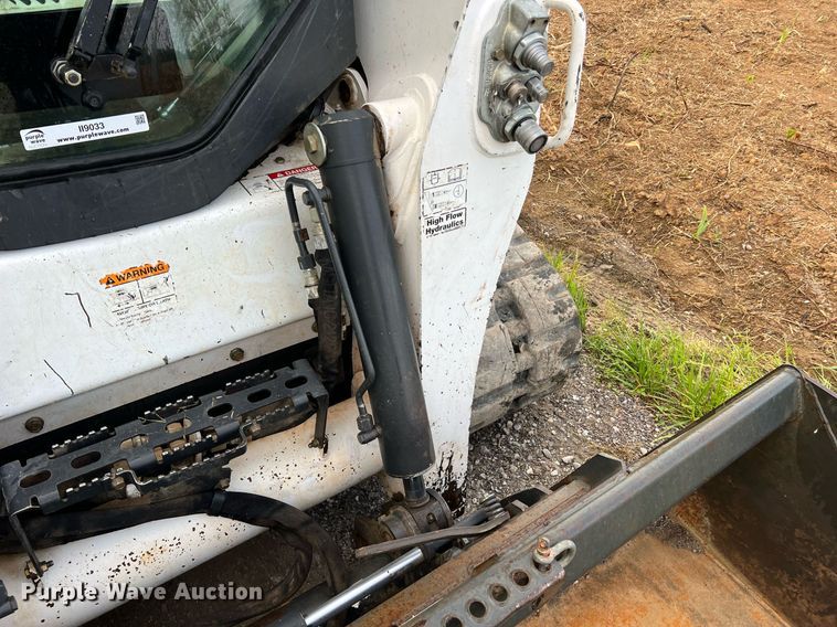 image for item II9033 2015 Bobcat T870  tracked skid steer loader