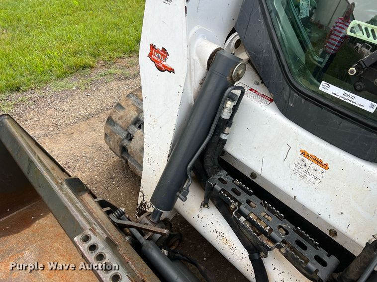 image for item II9033 2015 Bobcat T870  tracked skid steer loader