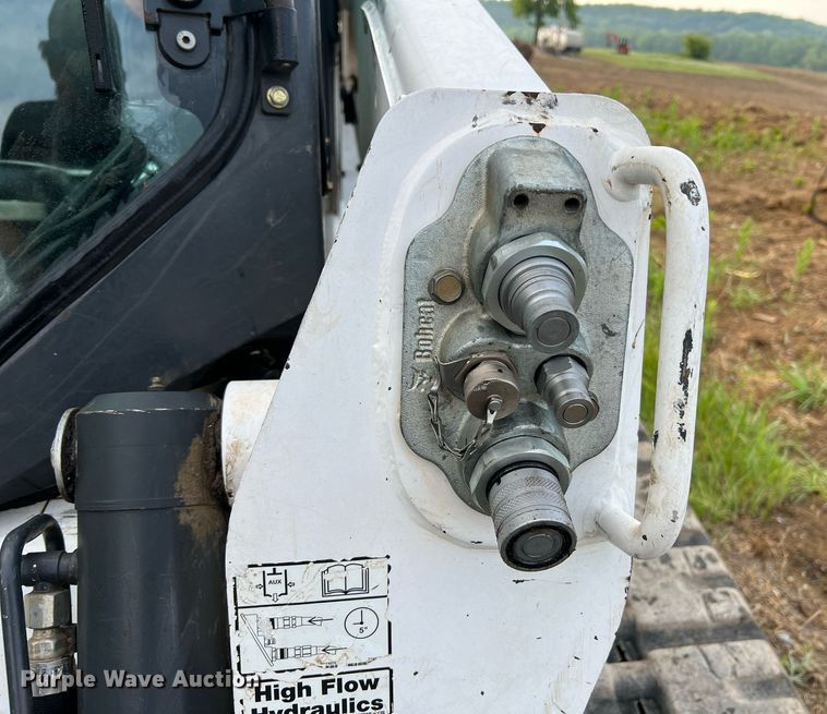 image for item II9033 2015 Bobcat T870  tracked skid steer loader
