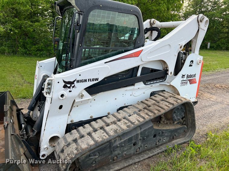 image for item II9033 2015 Bobcat T870  tracked skid steer loader