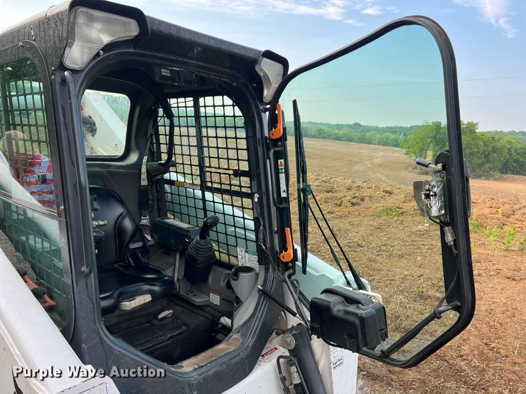 image for item II9033 2015 Bobcat T870  tracked skid steer loader