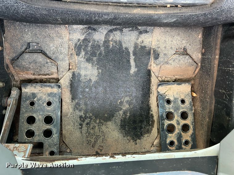 image for item II9033 2015 Bobcat T870  tracked skid steer loader