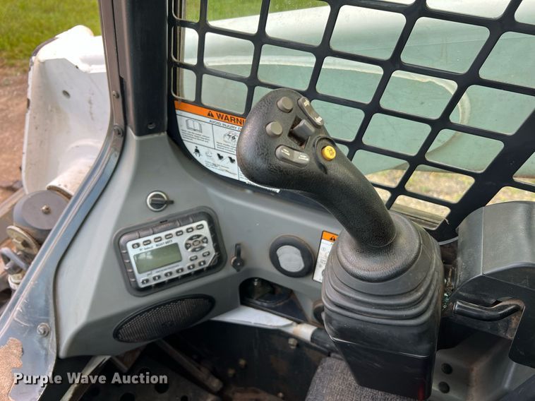image for item II9033 2015 Bobcat T870  tracked skid steer loader