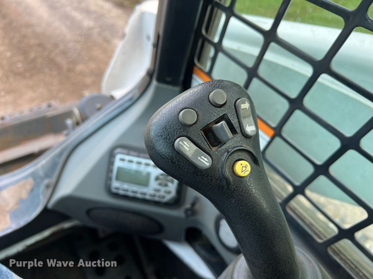 image for item II9033 2015 Bobcat T870  tracked skid steer loader