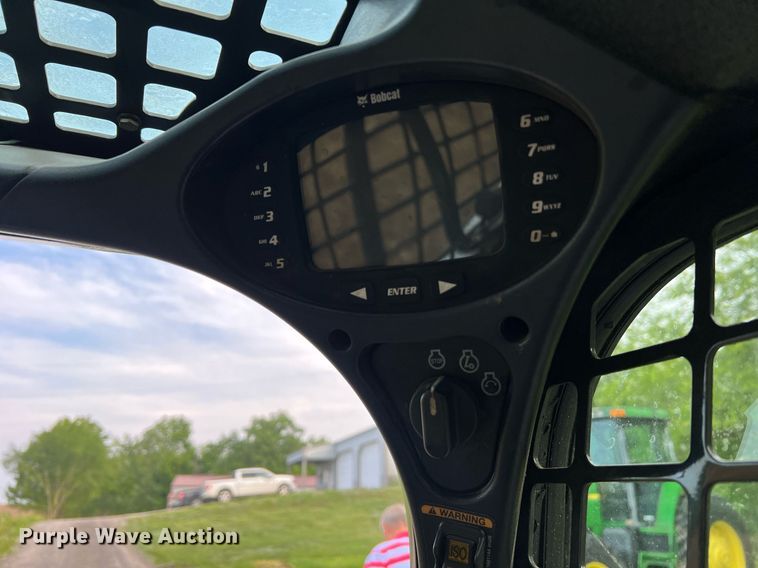 image for item II9033 2015 Bobcat T870  tracked skid steer loader