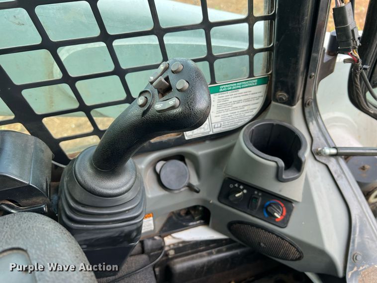 image for item II9033 2015 Bobcat T870  tracked skid steer loader