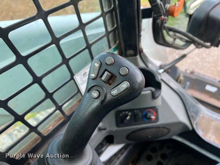 image for item II9033 2015 Bobcat T870  tracked skid steer loader