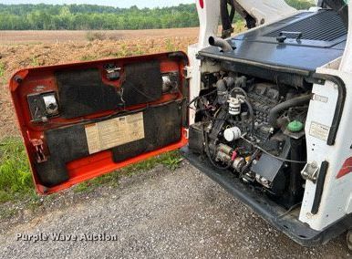 image for item II9033 2015 Bobcat T870  tracked skid steer loader