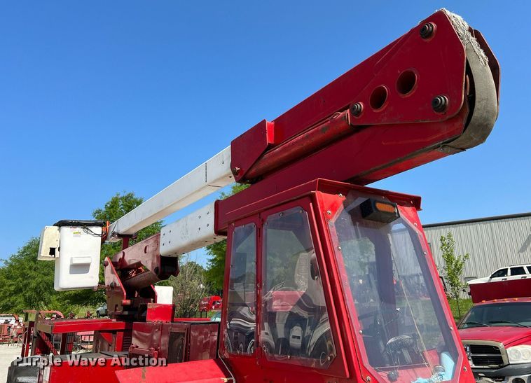 image for item II9059 Brown Bear 9116B  skidder