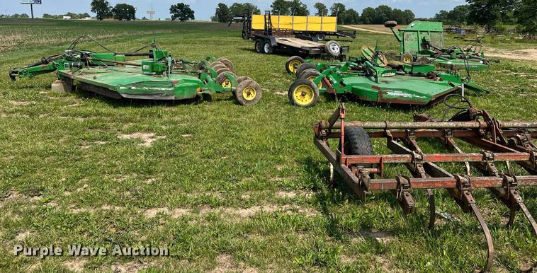 image for item II9062 (2) John Deere HX15 batwing rotary mower