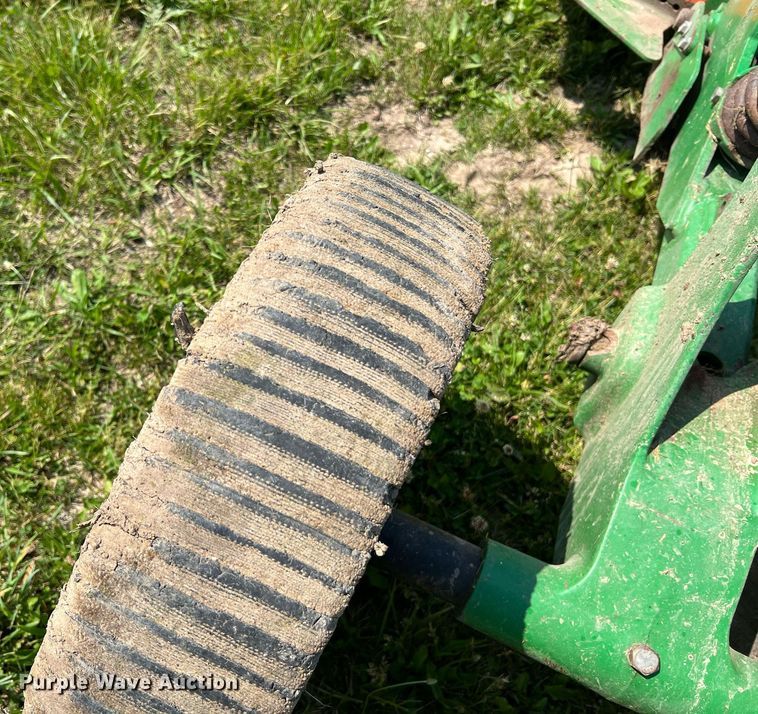 image for item II9062 (2) John Deere HX15 batwing rotary mower