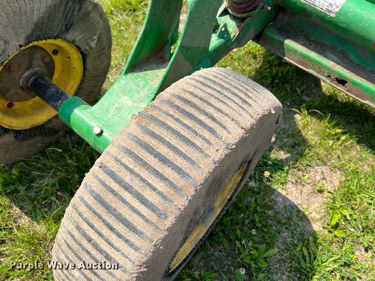 image for item II9062 (2) John Deere HX15 batwing rotary mower