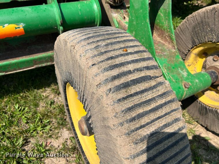 image for item II9062 (2) John Deere HX15 batwing rotary mower