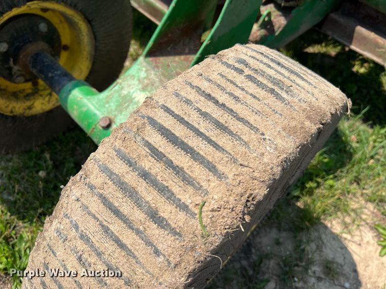 image for item II9062 (2) John Deere HX15 batwing rotary mower