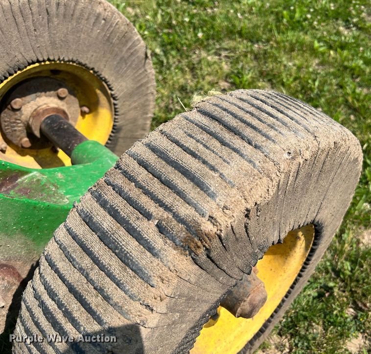 image for item II9062 (2) John Deere HX15 batwing rotary mower