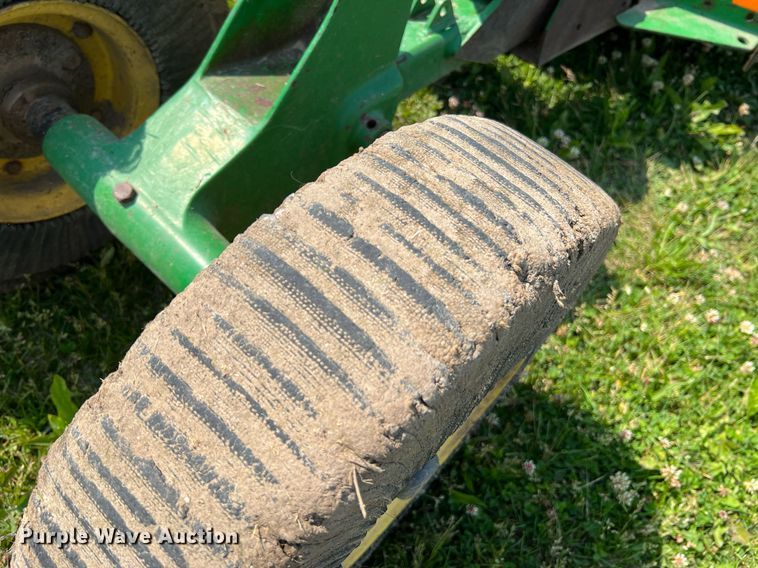 image for item II9062 (2) John Deere HX15 batwing rotary mower