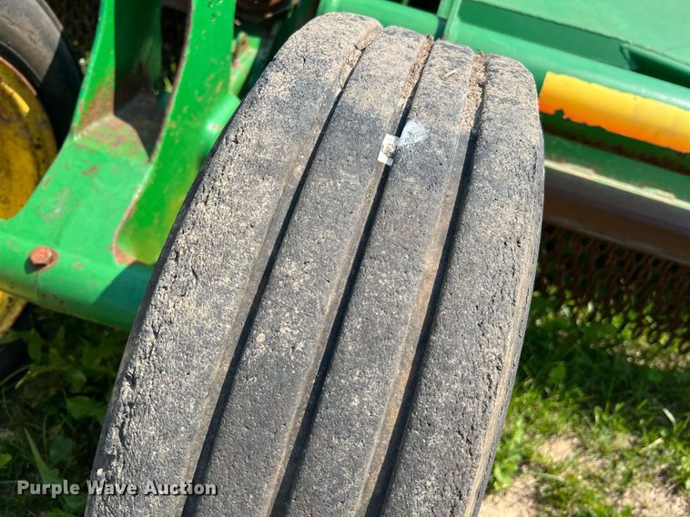 image for item II9062 (2) John Deere HX15 batwing rotary mower