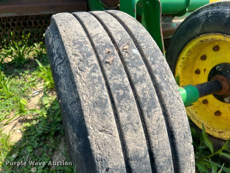 image for item II9062 (2) John Deere HX15 batwing rotary mower