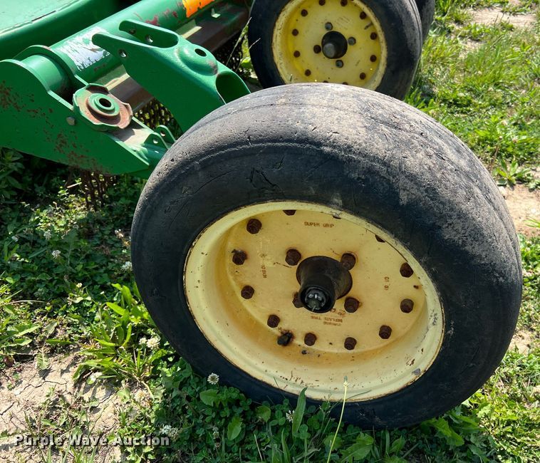 image for item II9062 (2) John Deere HX15 batwing rotary mower