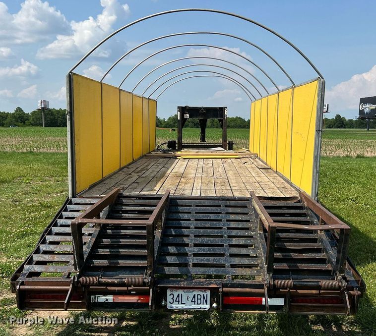 image for item II9064 2001 Hillsboro 629-TD-BT  equipment trailer