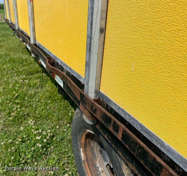 image for item II9064 2001 Hillsboro 629-TD-BT  equipment trailer