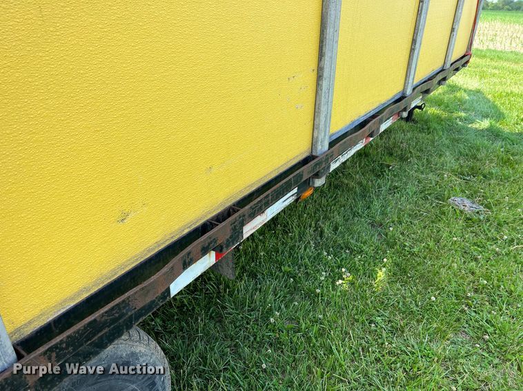 image for item II9064 2001 Hillsboro 629-TD-BT  equipment trailer