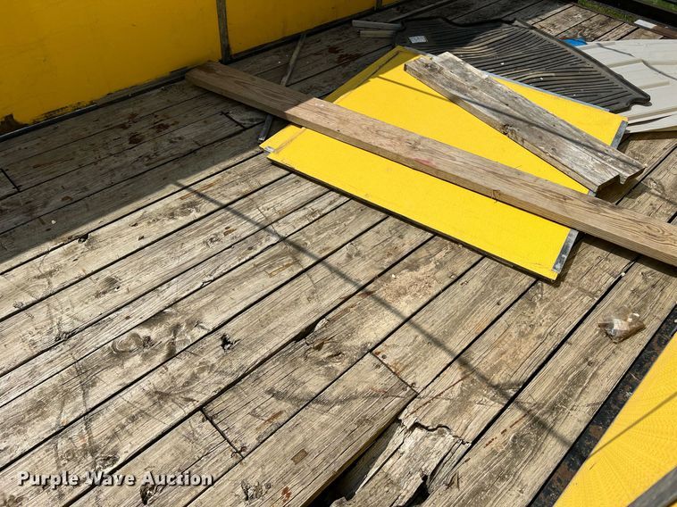 image for item II9064 2001 Hillsboro 629-TD-BT  equipment trailer