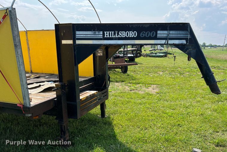 image for item II9064 2001 Hillsboro 629-TD-BT  equipment trailer