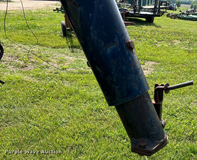 image for item II9064 2001 Hillsboro 629-TD-BT  equipment trailer