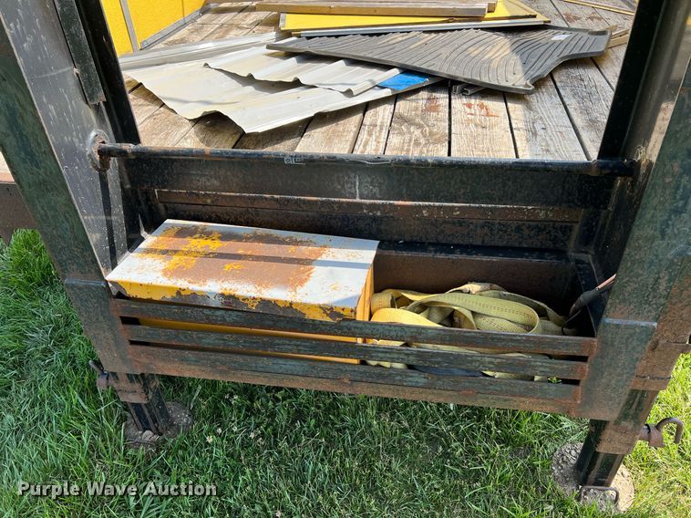 image for item II9064 2001 Hillsboro 629-TD-BT  equipment trailer