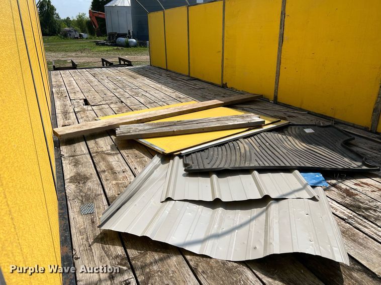 image for item II9064 2001 Hillsboro 629-TD-BT  equipment trailer