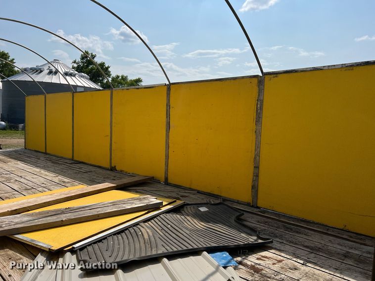 image for item II9064 2001 Hillsboro 629-TD-BT  equipment trailer