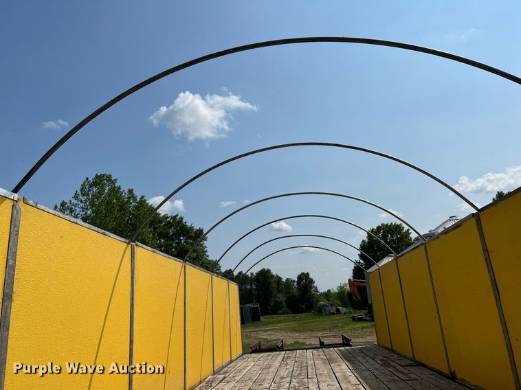 image for item II9064 2001 Hillsboro 629-TD-BT  equipment trailer