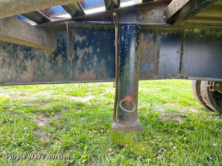 image for item II9064 2001 Hillsboro 629-TD-BT  equipment trailer