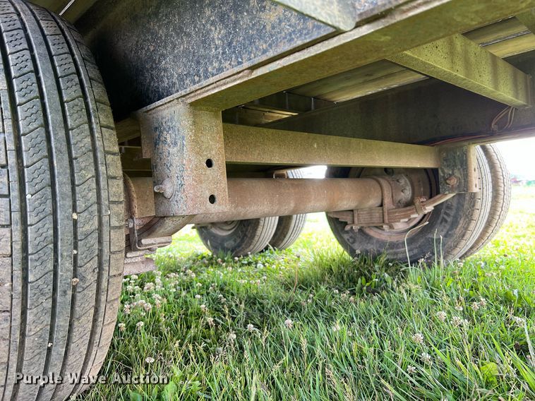 image for item II9064 2001 Hillsboro 629-TD-BT  equipment trailer