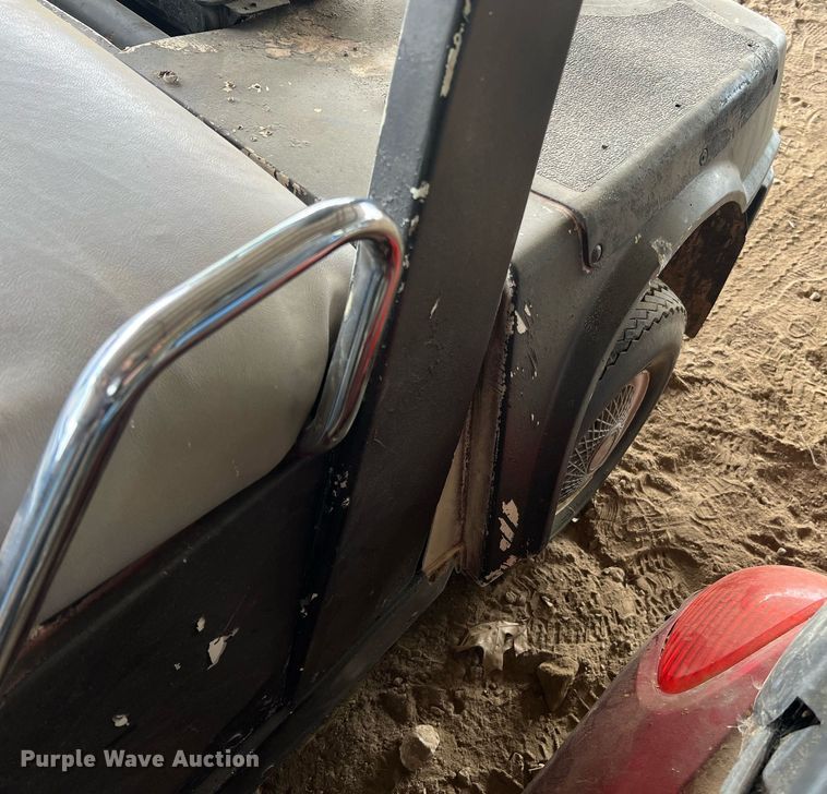 image for item II9068 (2) golf carts