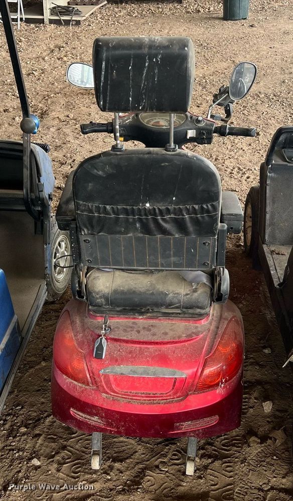 image for item II9068 (2) golf carts