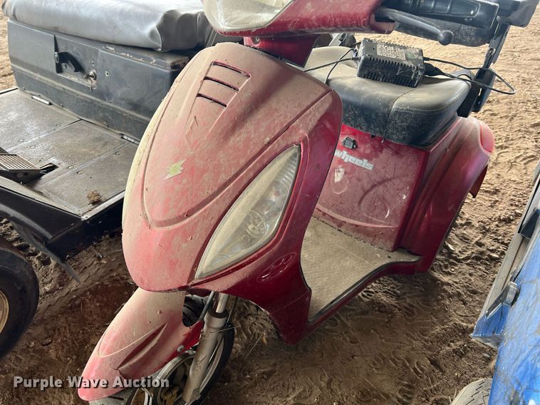 image for item II9068 (2) golf carts