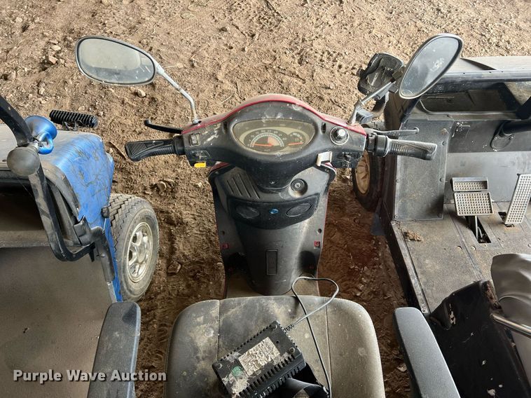 image for item II9068 (2) golf carts