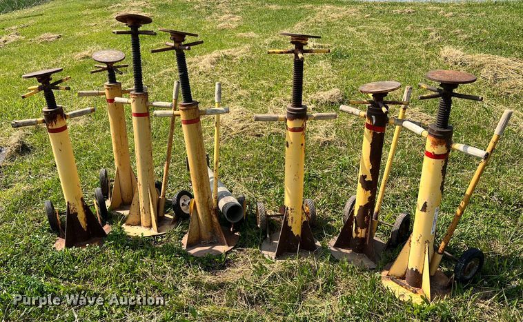 image for item II9076 (7) jack stands