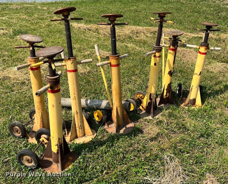 image for item II9076 (7) jack stands