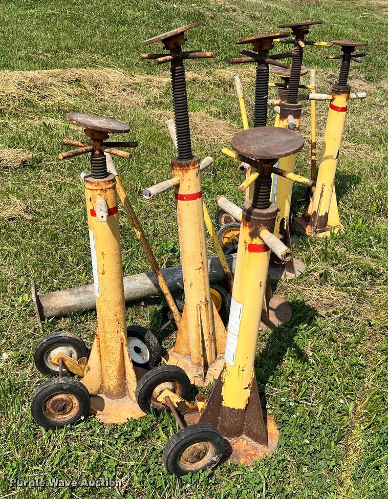 image for item II9076 (7) jack stands