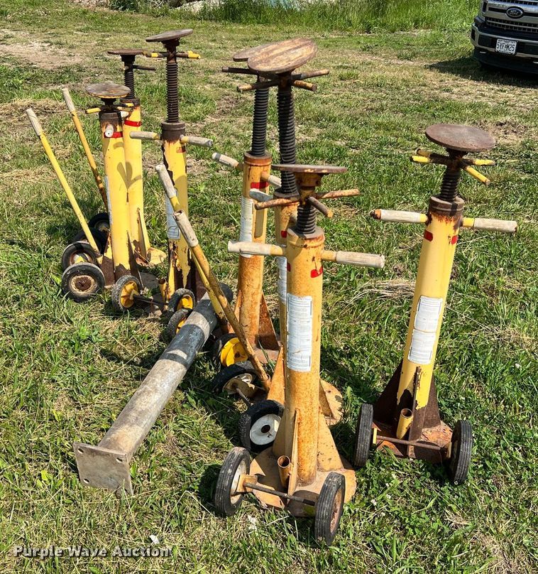 image for item II9076 (7) jack stands