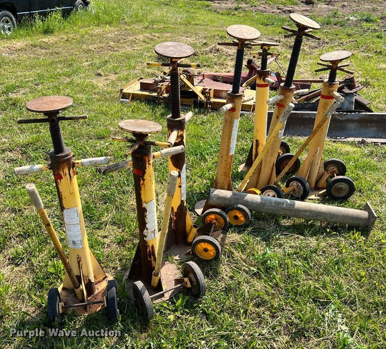 image for item II9076 (7) jack stands