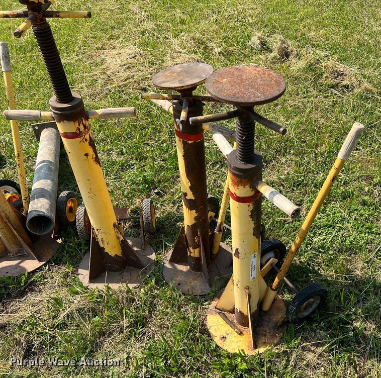 image for item II9076 (7) jack stands