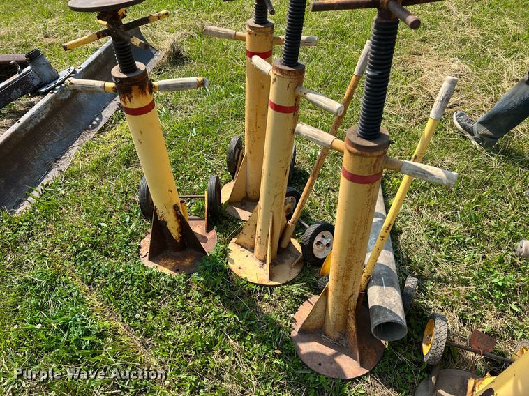 image for item II9076 (7) jack stands